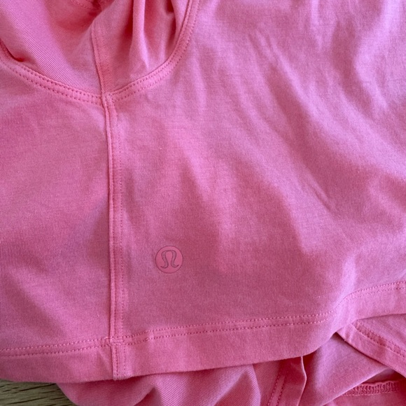 LULULEMON Raspberry Cream Cropped T-Shirt - Picture 6 of 6